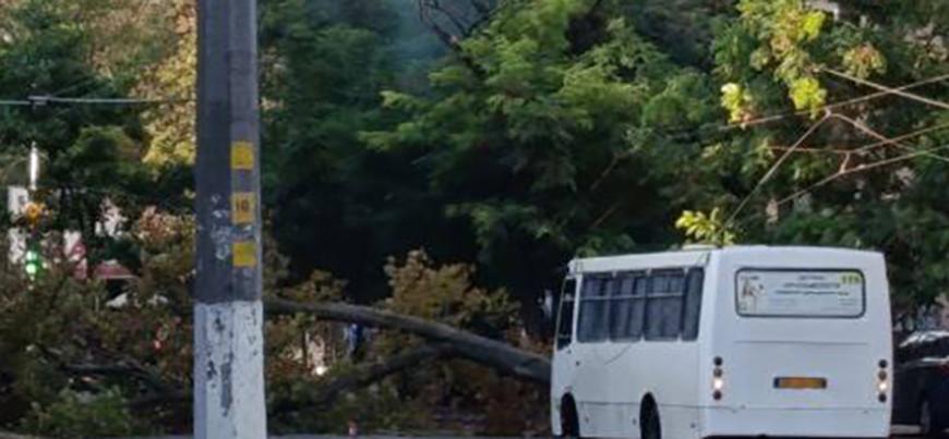 В Одессе из-за падения деревьев остановился электротранспорт В Одессе из-за падения деревьев остановился электротранспорт
