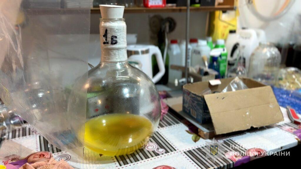 Створив нарколабораторію та збував наркотики по всій країні: одесита відправили на лаву підсудних