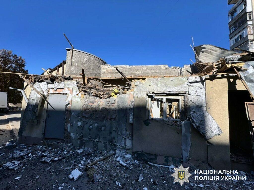 В Херсонской области в результате российских обстрелов погибла женщина, ранены 15 человек