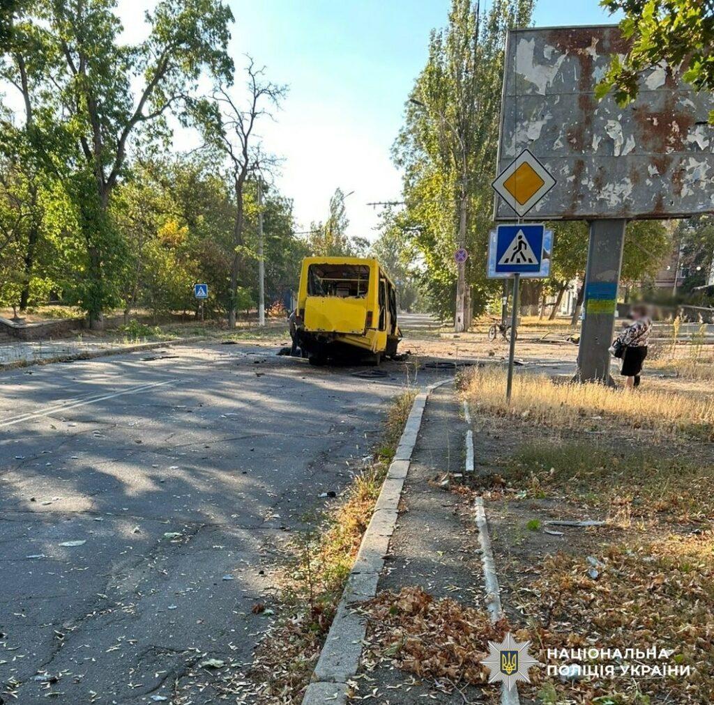 В Херсонской области в результате российских обстрелов погибла женщина, ранены 15 человек