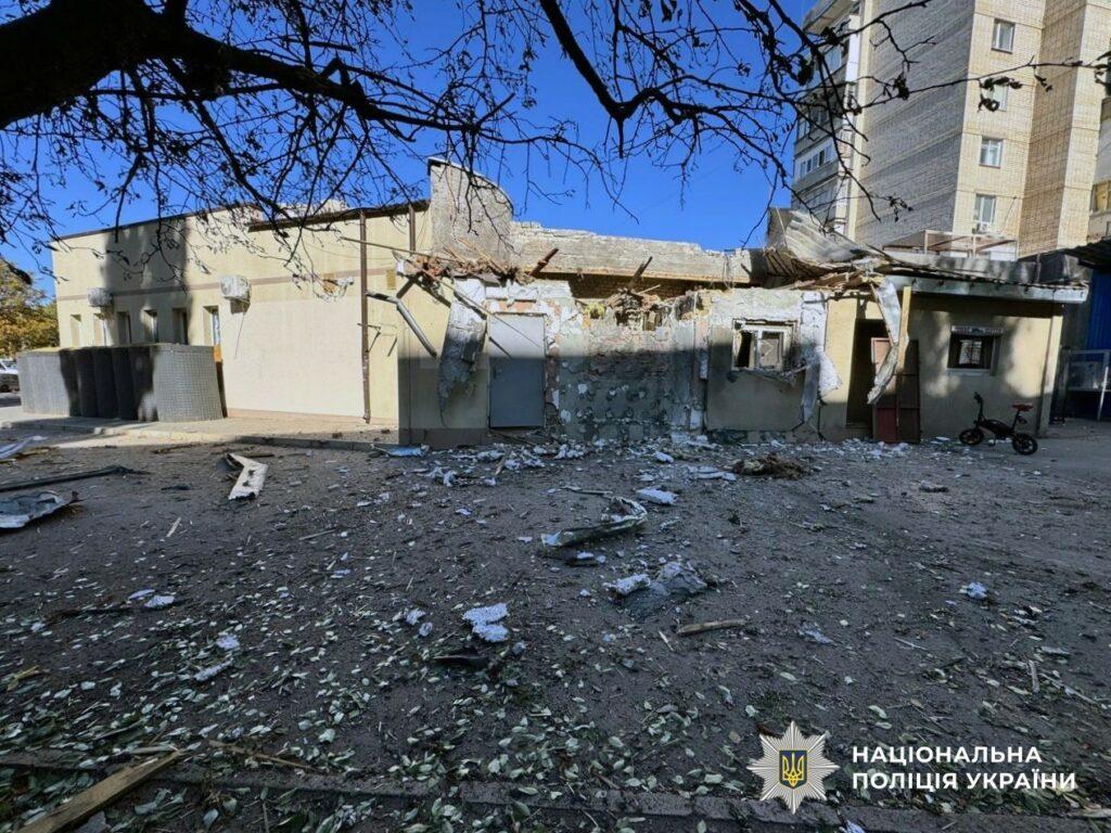 На Херсонщині внаслідок російських обстрілів загинула жінка, поранено 15 людей