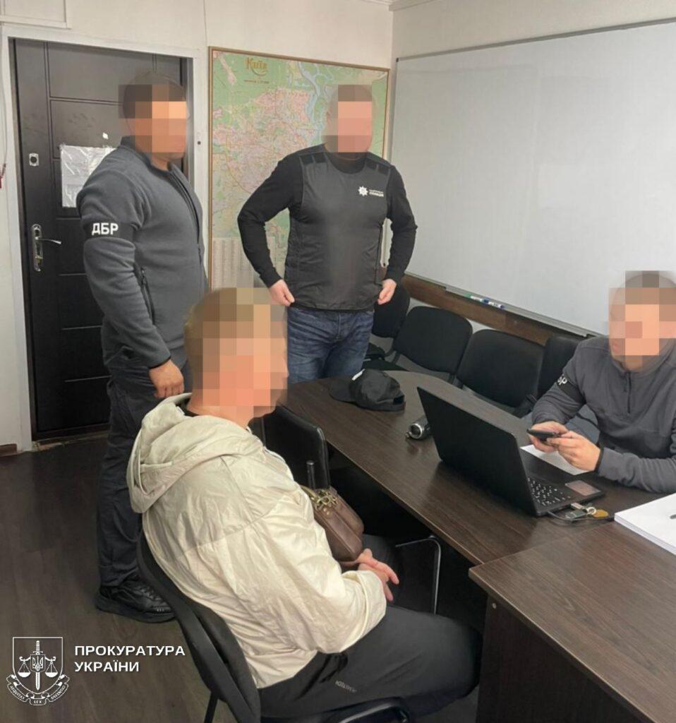 В Херсоне бывший замкомандира части требовал у подчиненных боевые выплаты