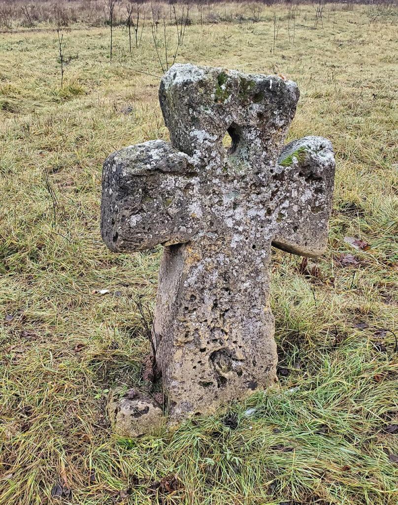 Между мирами мертвых и живых: загадочные кресты козаков-характерников нашли в Николаевской области