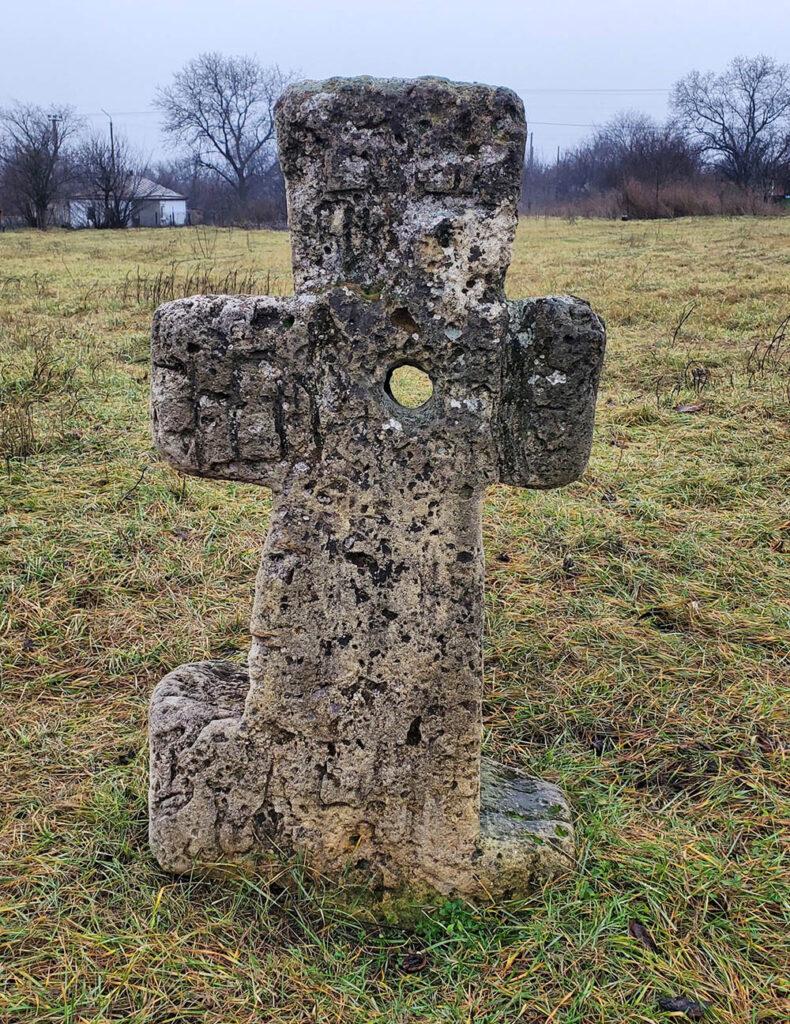 Между мирами мертвых и живых: загадочные кресты козаков-характерников нашли в Николаевской области