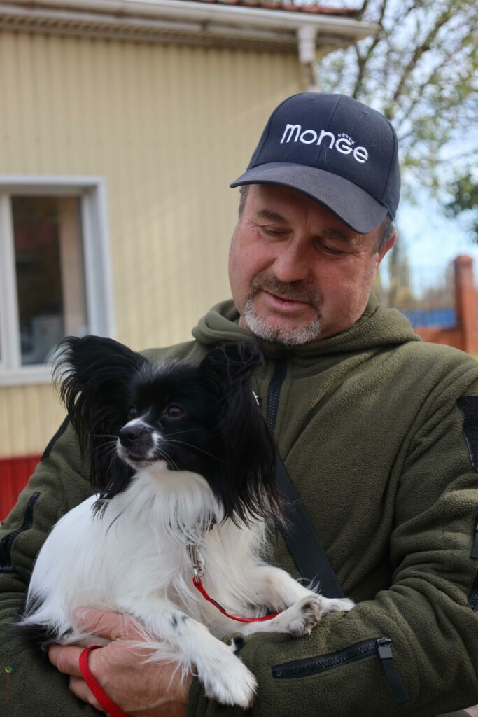 Поліцейські собаки, які лікують душі: у кінологічному центрі Одещини допомагають відновлювати спокій і віру в життя