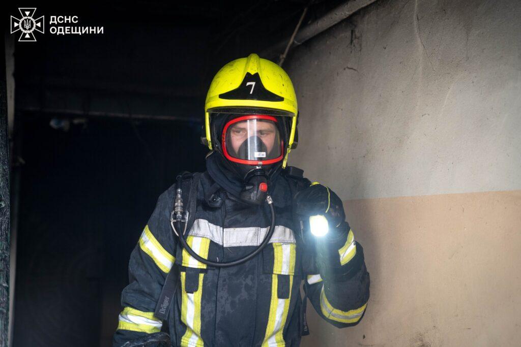 В Одессе во время пожара в квартире погиб человек