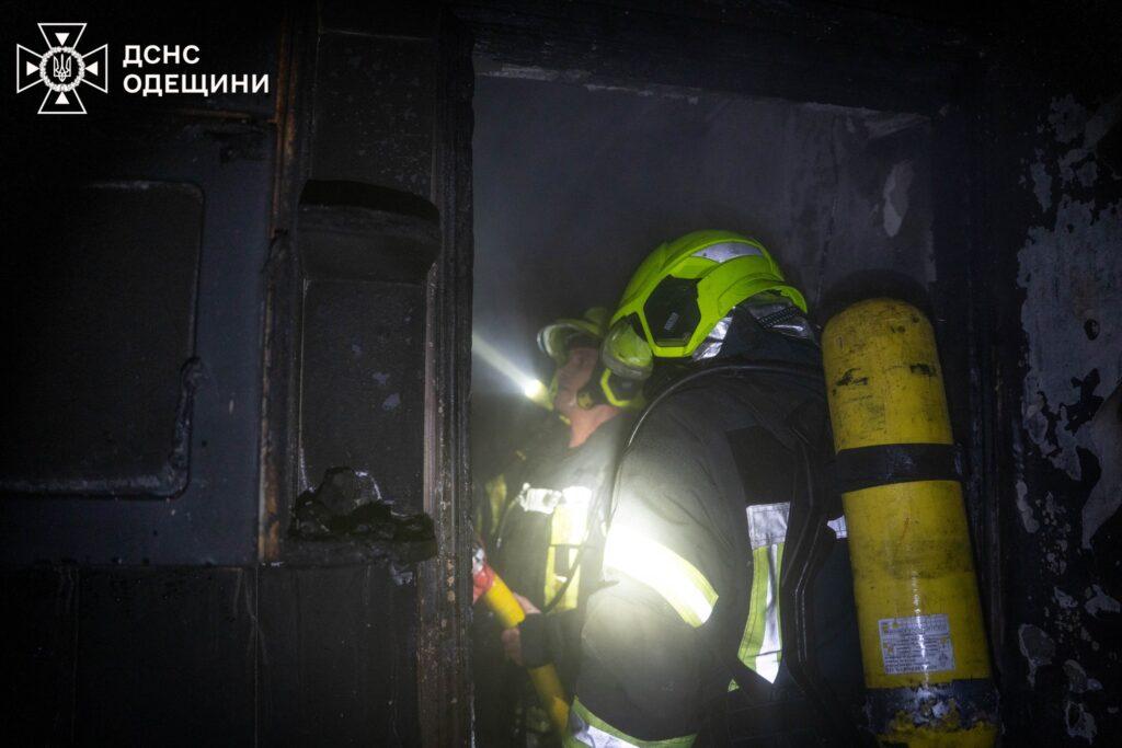 В Одессе во время пожара в квартире погиб человек