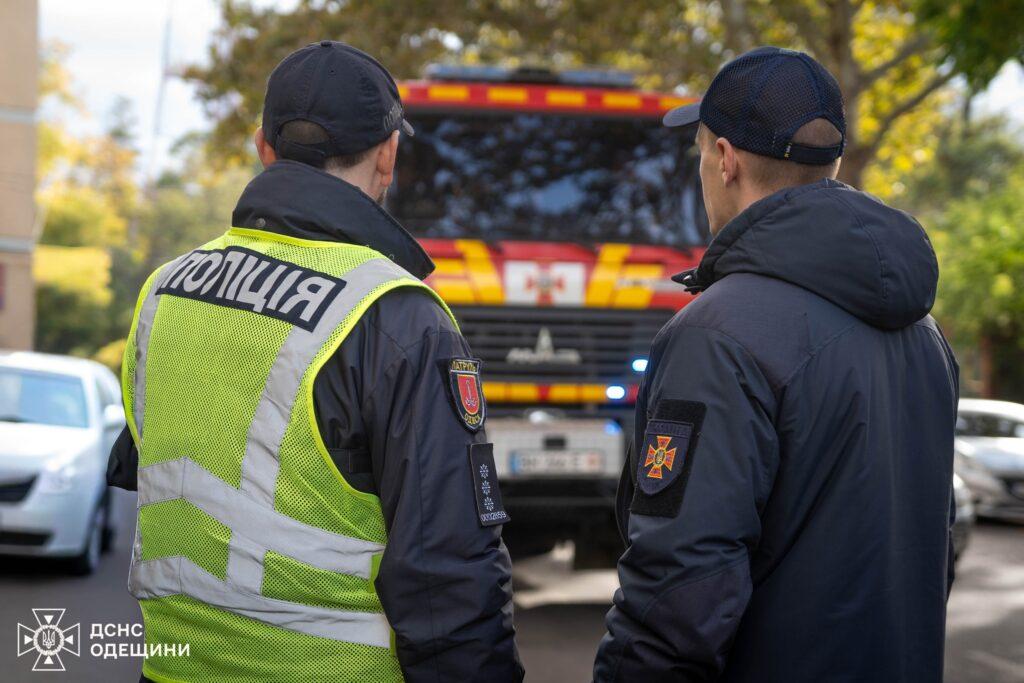 Одеські рятувальники перевірили, чи поступаються водії дорогою спецтранспорту