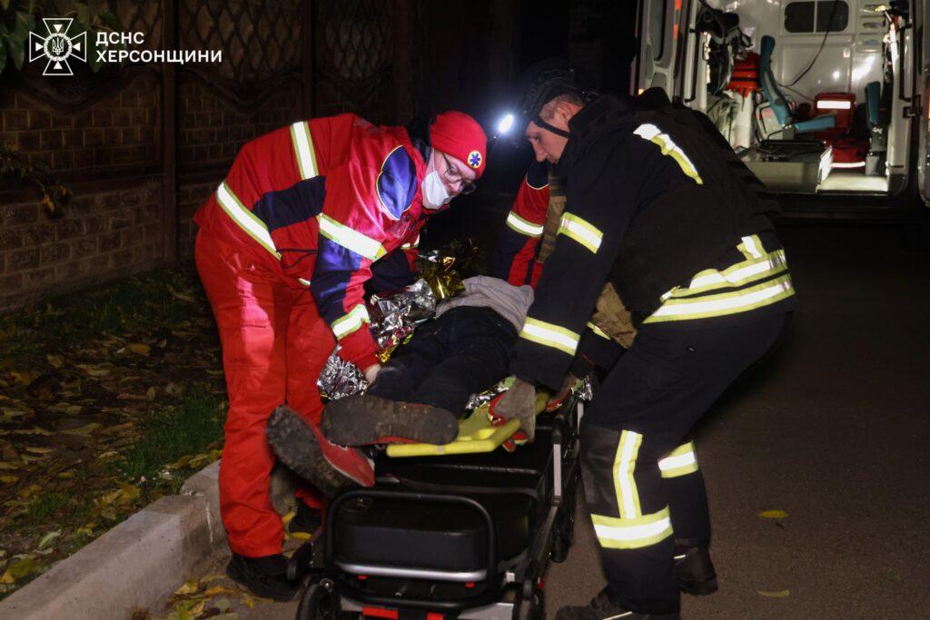 У Херсоні врятували чоловіка, що впав у колодязь