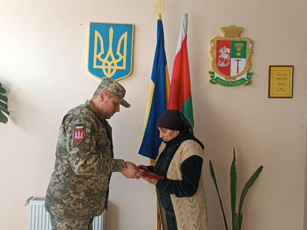 На Одещині родині загиблого героя вручили орден “За мужність”