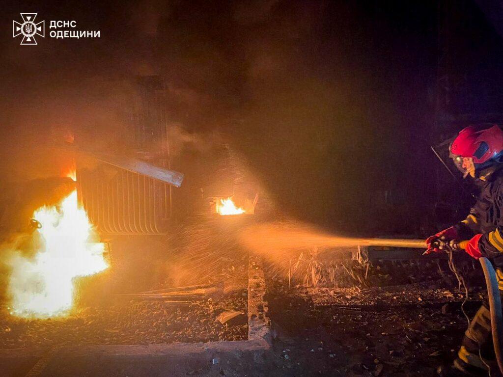 РФ ударила по Одесской области ударными БПЛА: огонь охватил энергетическую и портовую инфраструктуру