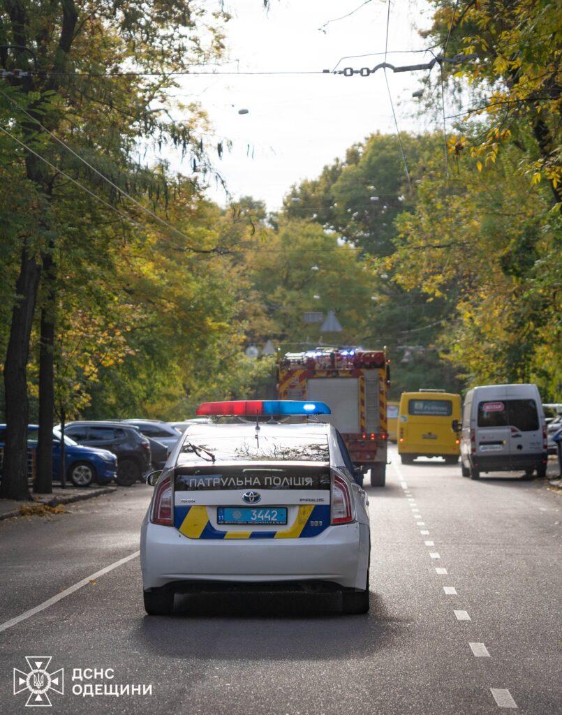 Одеські рятувальники перевірили, чи поступаються водії дорогою спецтранспорту