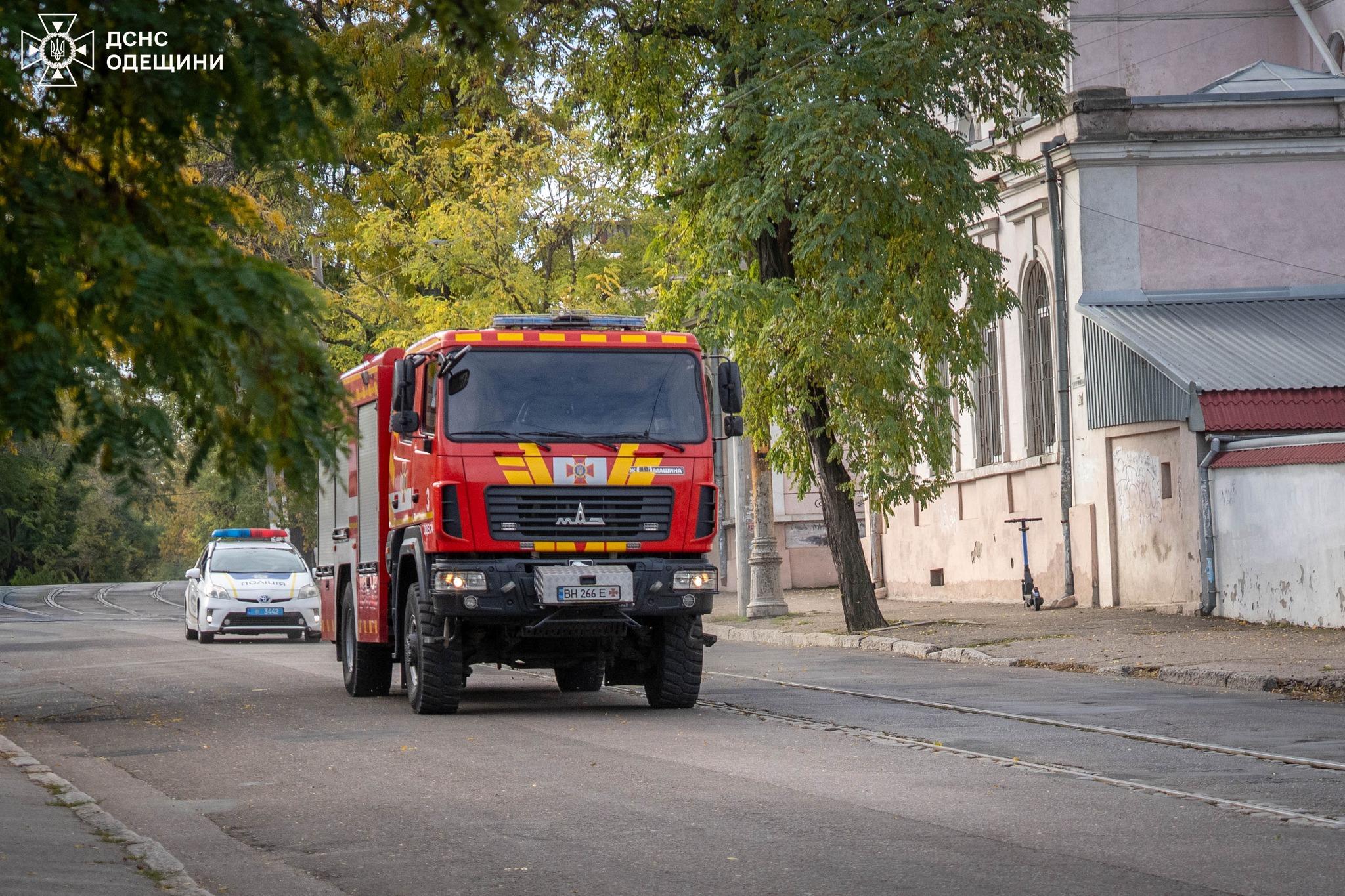 Одеські рятувальники перевірили, чи поступаються водії дорогою спецтранспорту Одеські рятувальники перевірили, чи поступаються водії дорогою спецтранспорту