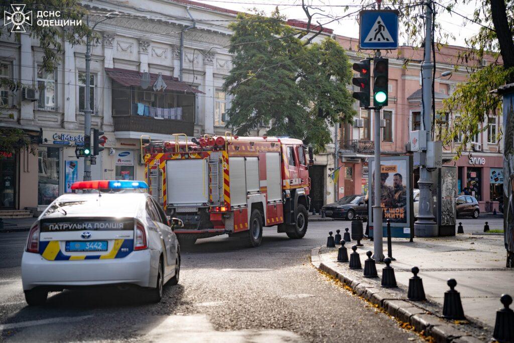 Одеські рятувальники перевірили, чи поступаються водії дорогою спецтранспорту