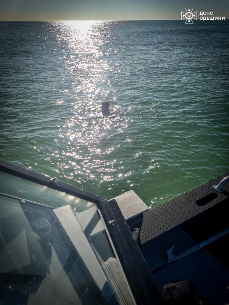 Витягли з крижаної води: водолази врятували чоловіка в морі під Одесою Вытащили из ледяной воды: водолазы спасли мужчину в море под Одессой