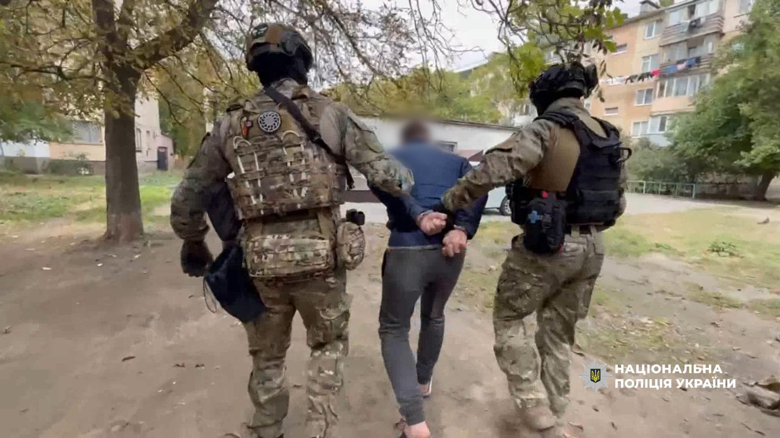 В одесской многоэтажке мужчина до смерти избил гостя и оставил тело в коридоре