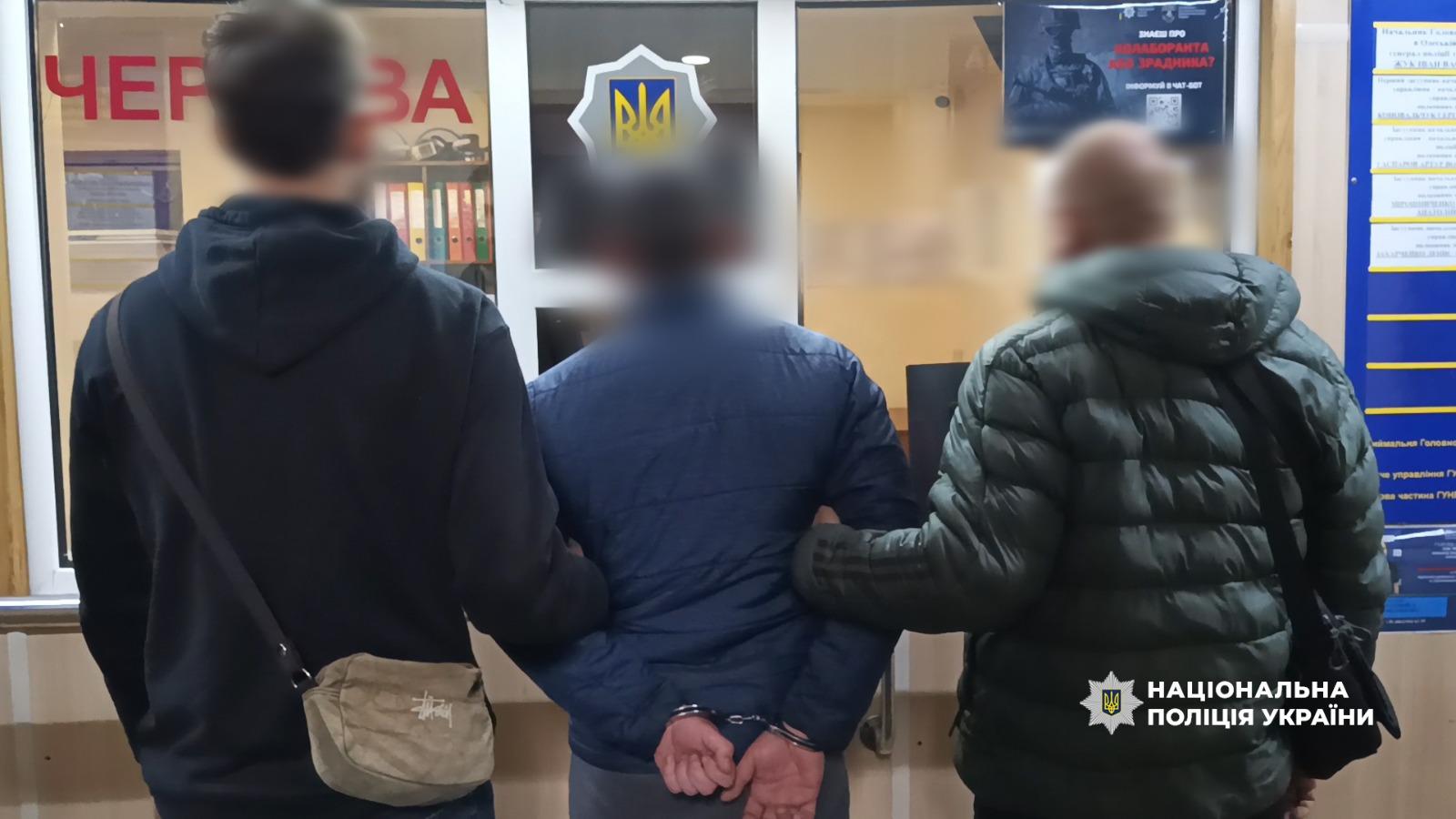 В одеській багатоповерхівці чоловік до смерті побив гостя та залишив тіло у коридорі