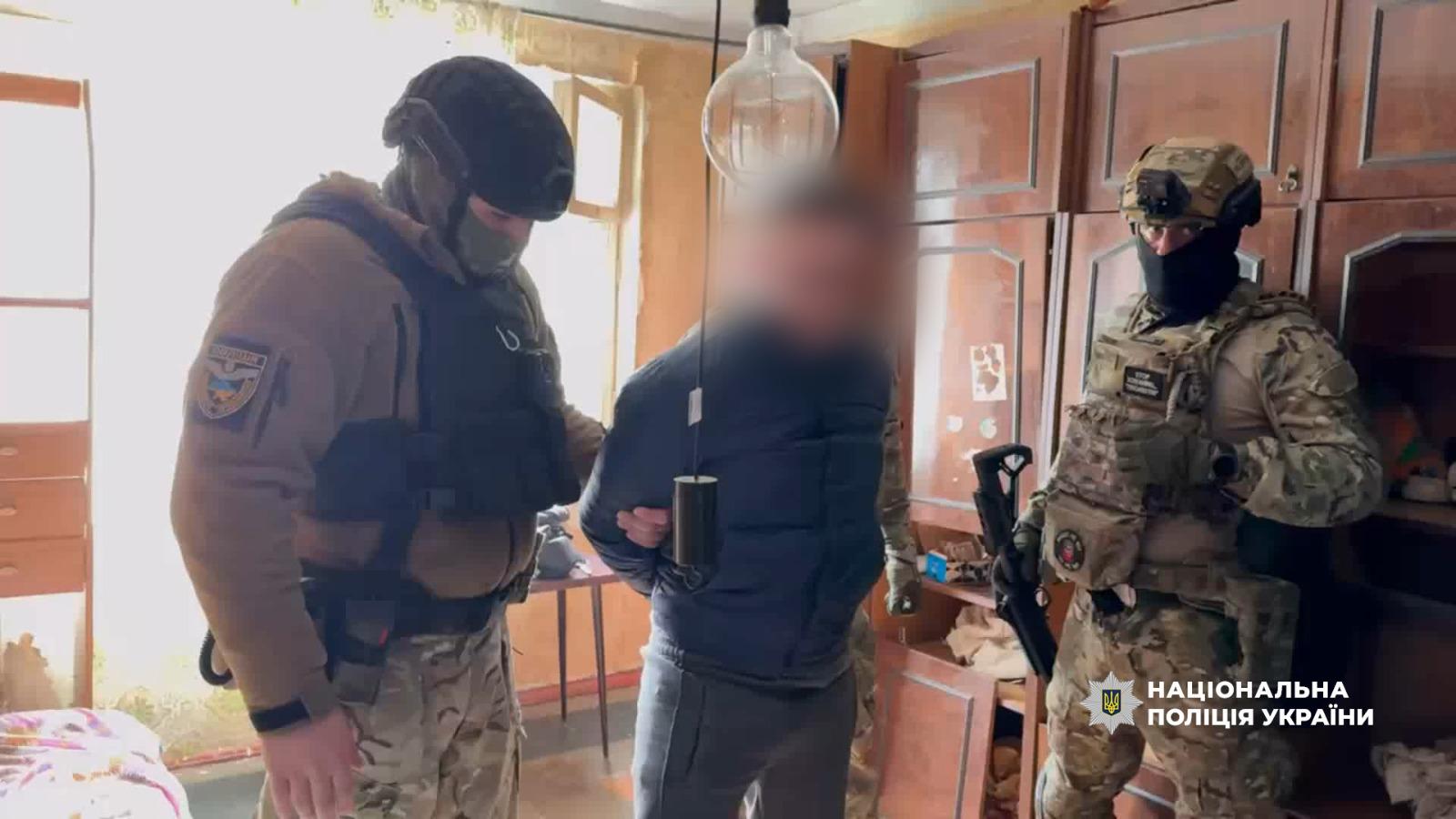 В одеській багатоповерхівці чоловік до смерті побив гостя та залишив тіло у коридорі