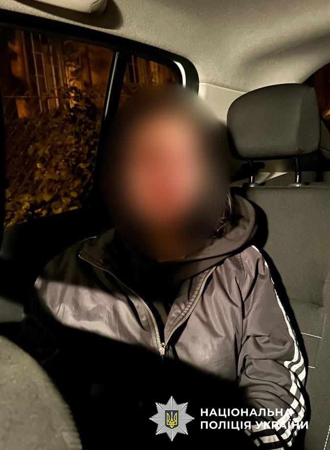 В Одесі затримали 15-річну дівчину, яка на “замовлення” підпалила чуже авто