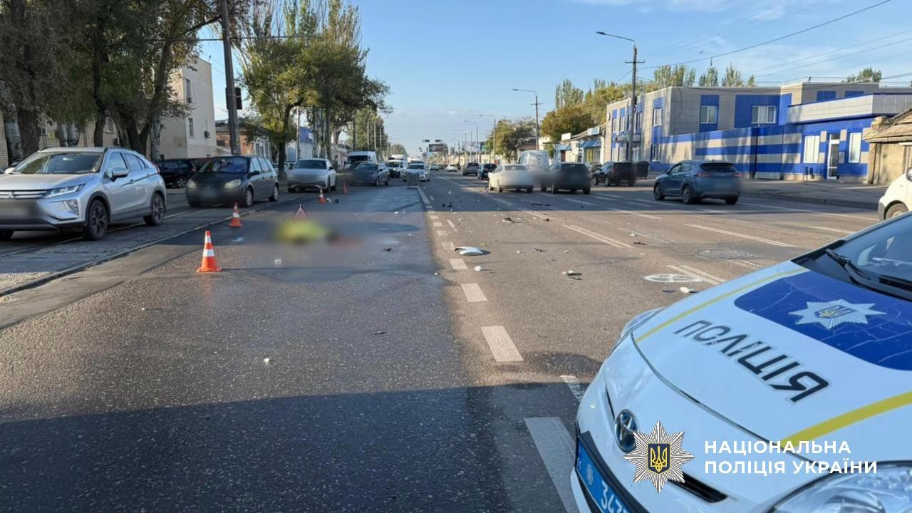 Подружжя потрапило під колеса авто в Одесі: чоловік загинув, його дружина – госпіталізована