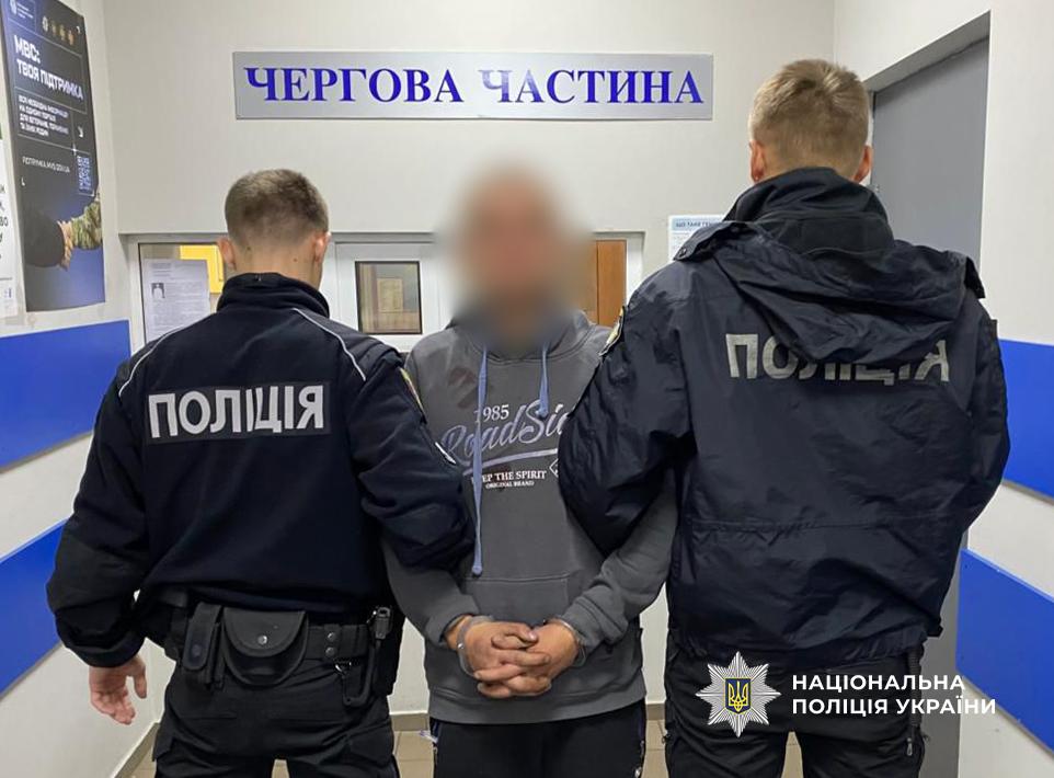 Ударил мужчину ножом в шею: одесситу грозит до восьми лет за решеткой Ударил мужчину ножом в шею: одесситу грозит до восьми лет за решеткой