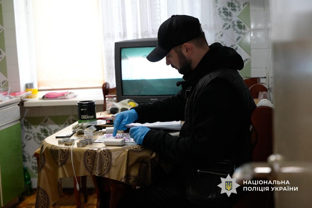 Канабісу на мільйон гривень: в Одесі викрили масштабне підпільне виробництво наркотиків Канабісу на мільйон гривень: в Одесі викрили масштабне підпільне виробництво наркотиків