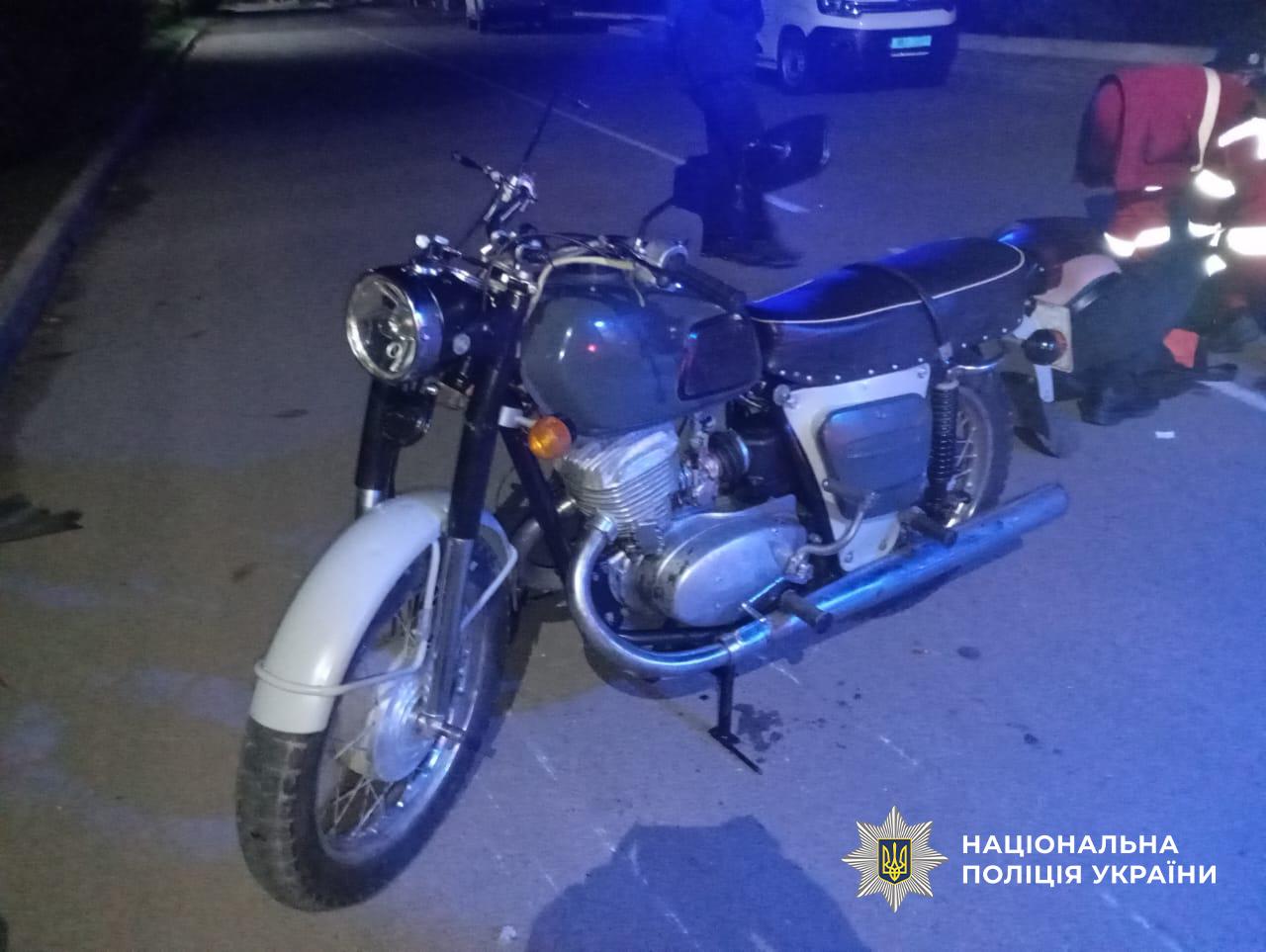 14-летний мопедист и 18-летний мотоциклист пострадали в ДТП в Одесской области