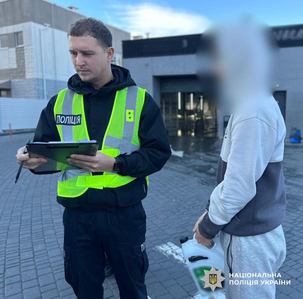 На замовлення підпалив люксову автівку в Одесі: чоловіку загрожує тюремний термін На заказ поджег люксовый автомобиль в Одессе: мужчине грозит тюремный срок