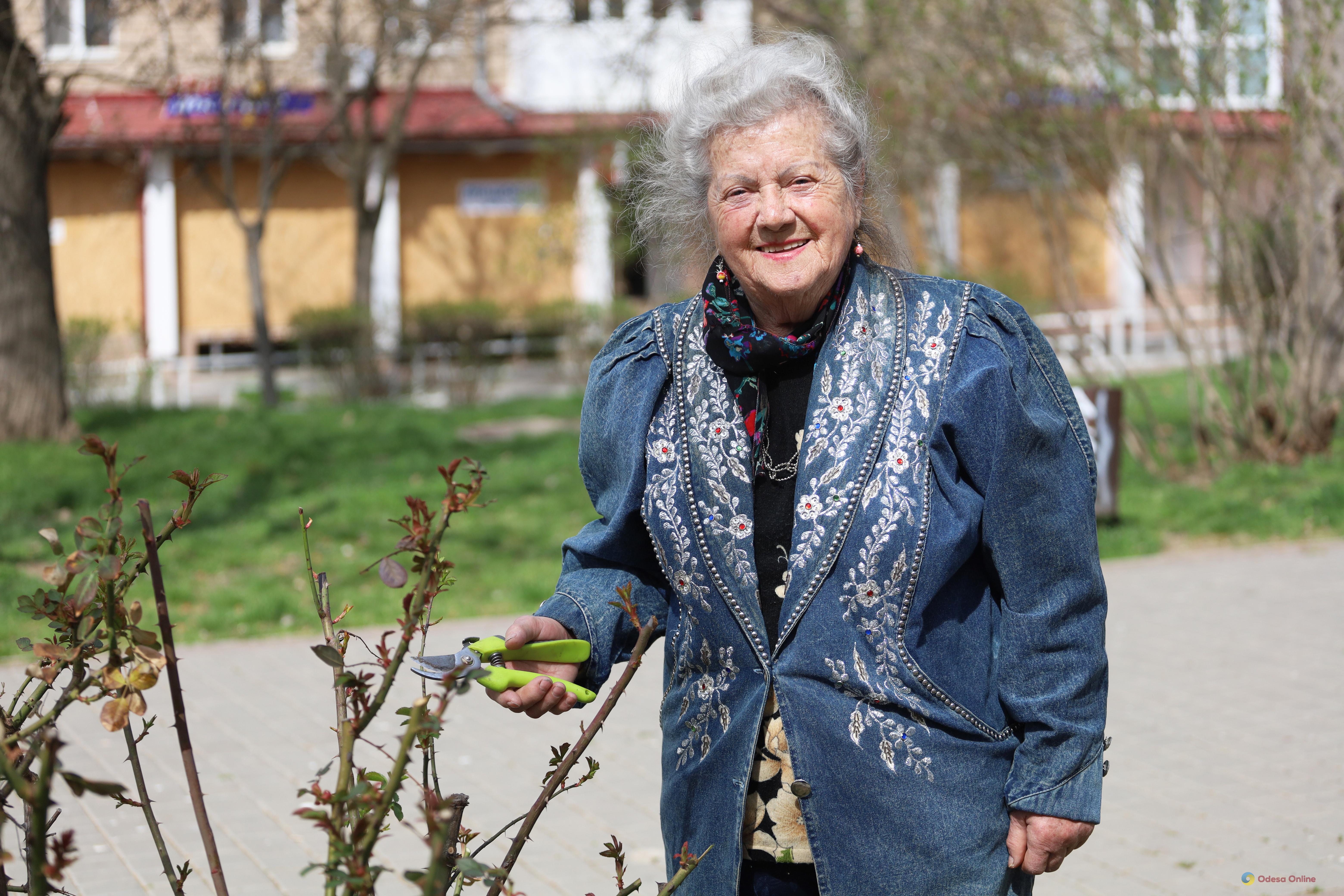 “Трояндова волонтерка” з Херсона: “Щодня дякую Богу, що жива і можу працювати”