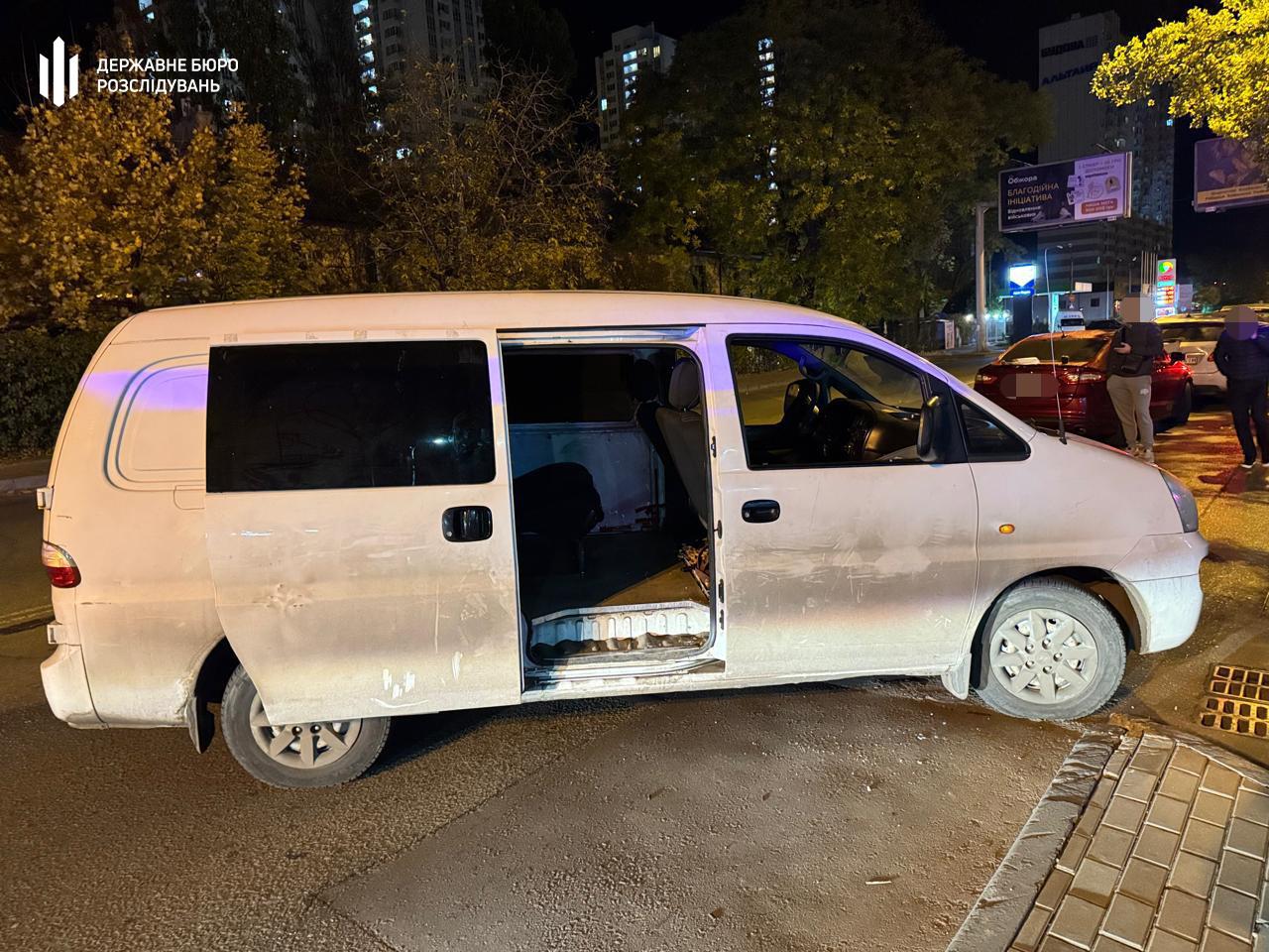 В Одессе пьяный полицейский повредил авто ТЦК: ГБР начало расследование В Одессе пьяный полицейский повредил авто ТЦК: ГБР начало расследование