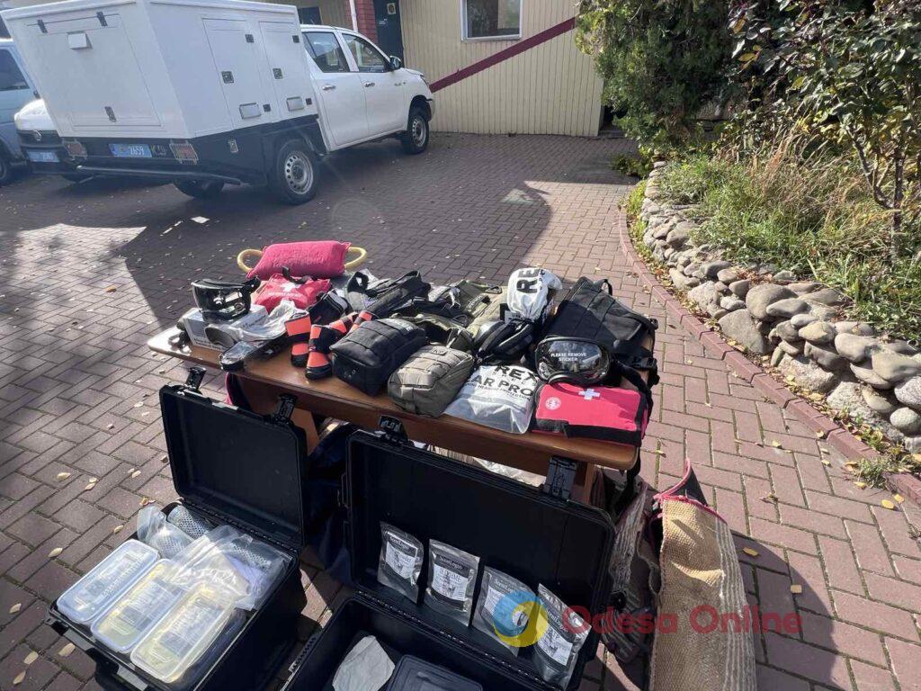 Поліцейські собаки, які лікують душі: у кінологічному центрі Одещини допомагають відновлювати спокій і віру в життя