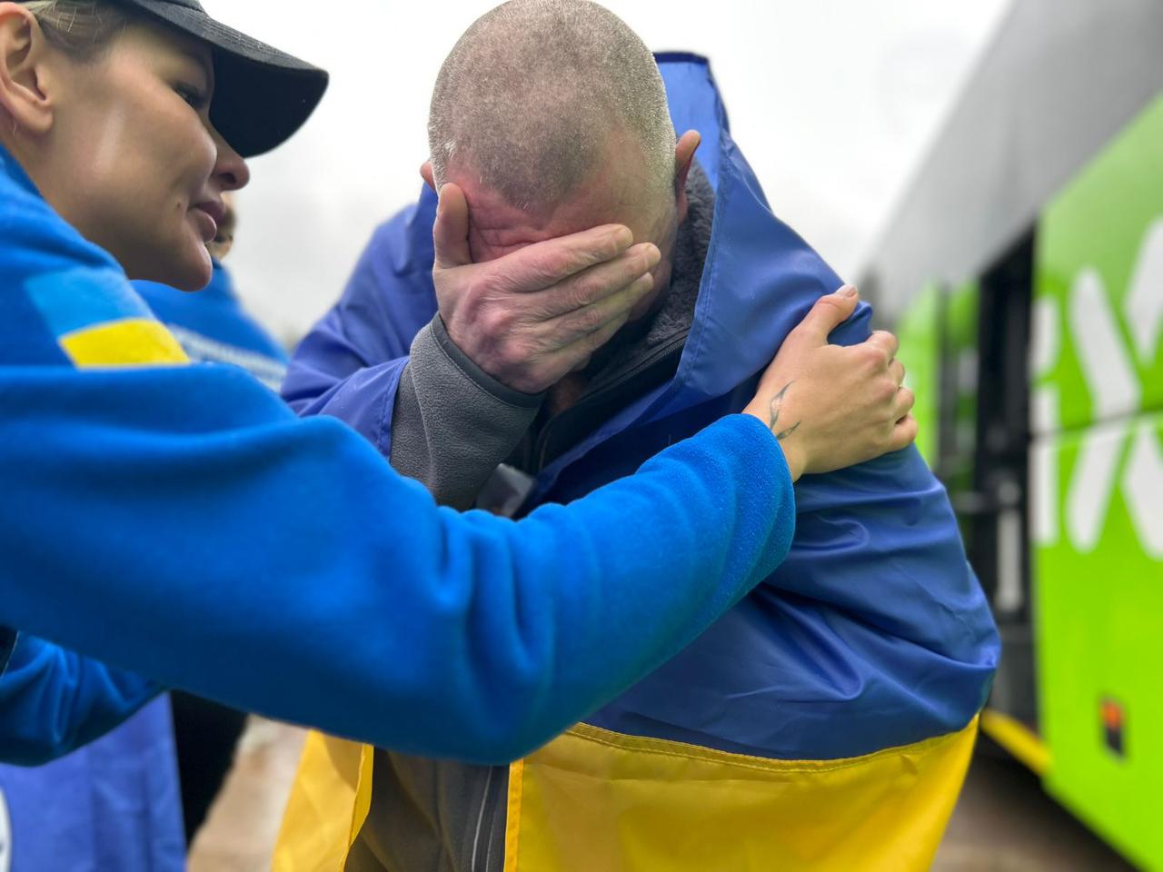 Украина вернула из плена 185 защитников и 20 гражданских