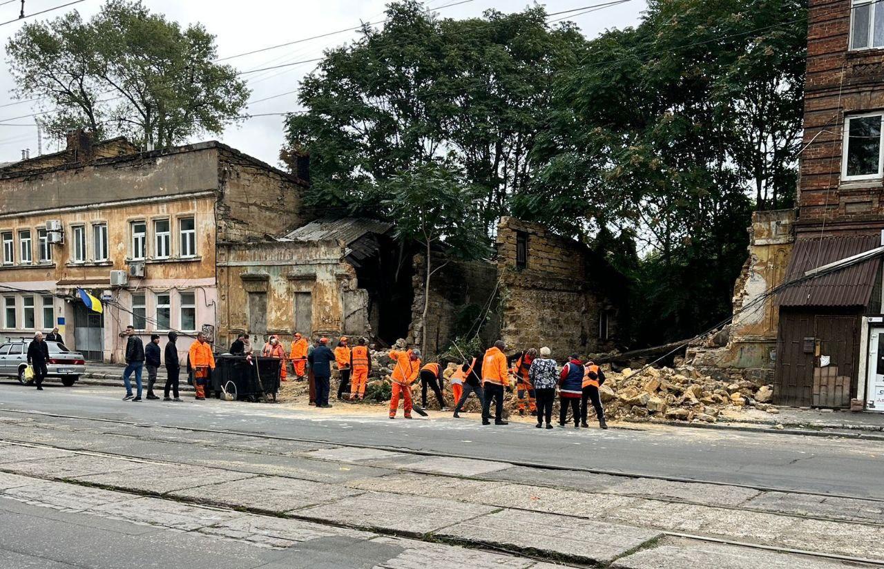 В Одессе на Молдаванке обрушилась стена нежилого дома