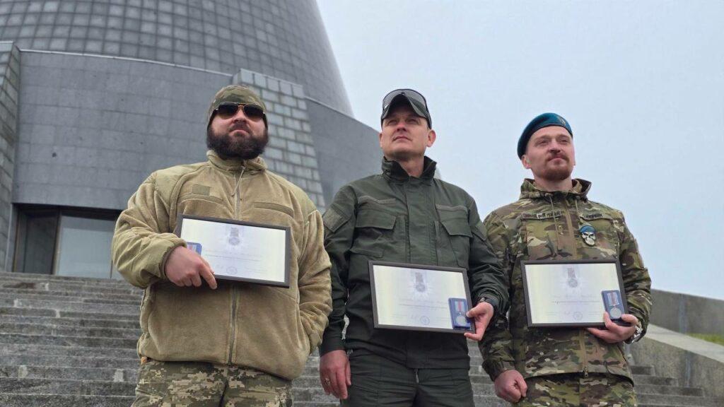 Трое одесситов получили почетные награды «За оборону Украины»