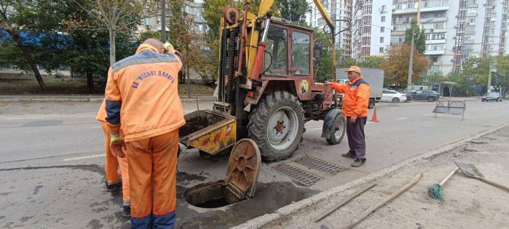 Одесса готовится к ливню: коммунальщики обеспечивают отвод воды