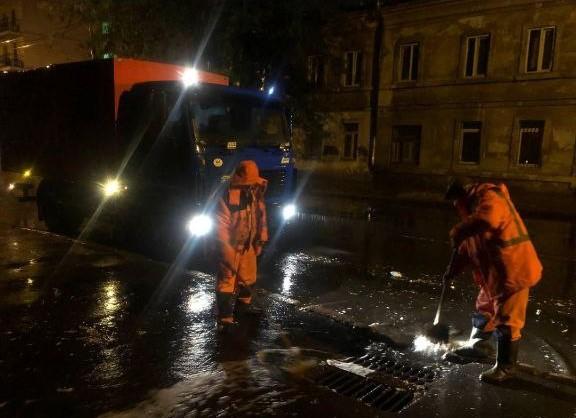 В Одессе ожидается ливень: коммунальщики круглосуточно дежурят на улицах города