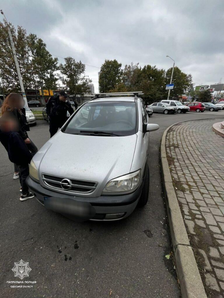 В Одесі затримали чоловіка, який намагався проникнути до припаркованих авто
