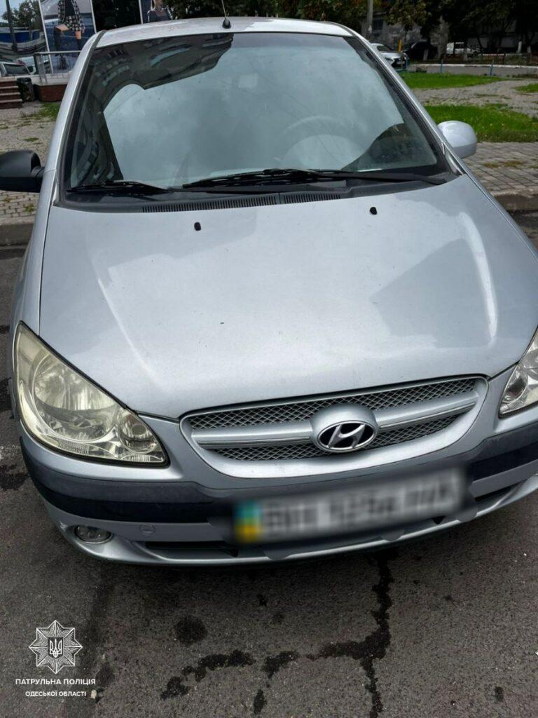 В Одесі затримали чоловіка, який намагався проникнути до припаркованих авто