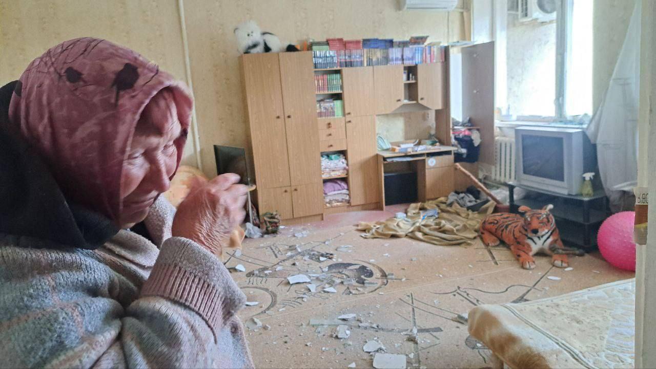 Внаслідок атаки по Одесі пошкоджені приватні та багатоквартирний будинок, а також два гуртожитки (фото) Внаслідок атаки по Одесі пошкоджені приватні та багатоквартирний будинок, а також два гуртожитки (фото)