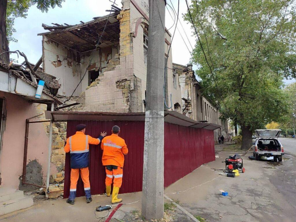 В Одесі відновили зруйновану внаслідок негоди огорожу