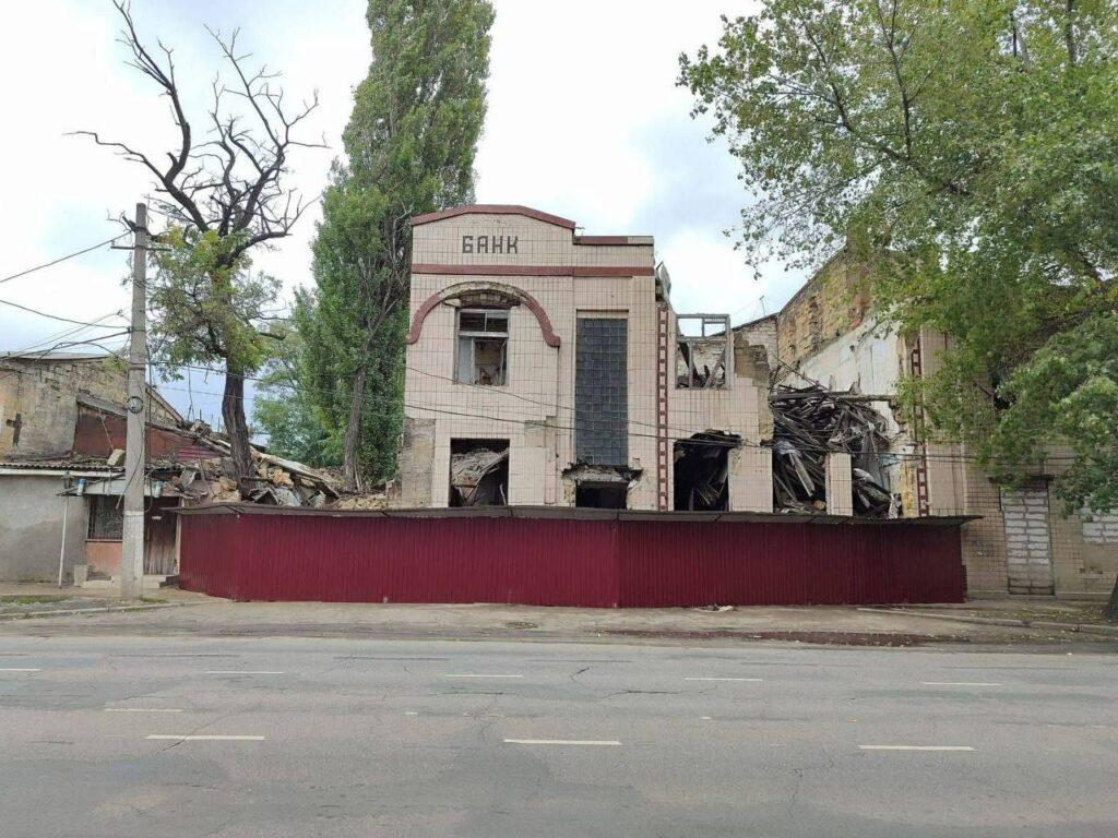 В Одесі відновили зруйновану внаслідок негоди огорожу