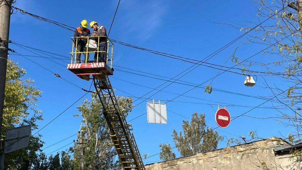 У Пересипському районі Одеси встановили нові LED-світильники В Пересыпском районе Одессы установили новые LED-светильники