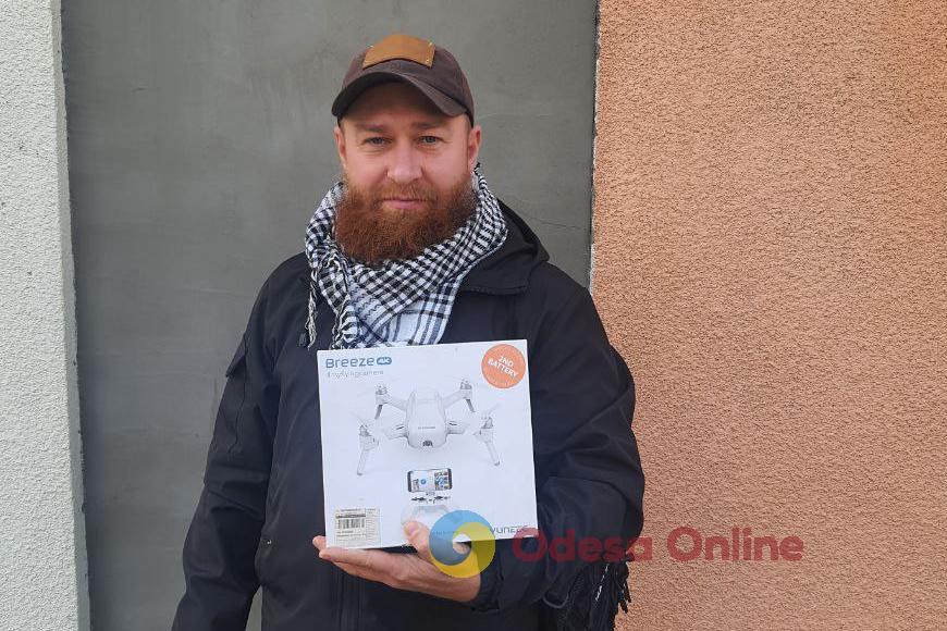 «Я просто роблю те, що маю робити»: херсонець Максим Ревега про волонтерство, взаємопідтримку і силу команди