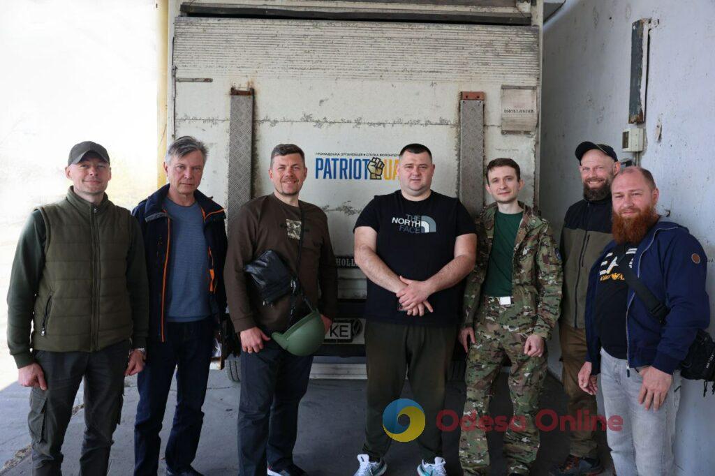 «Я просто роблю те, що маю робити»: херсонець Максим Ревега про волонтерство, взаємопідтримку і силу команди