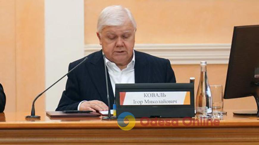 Надбавки, премии и «оздоровительные»: горсовет повысил выплаты и. о. мэра Ковалю Надбавки, премии и «оздоровительные»: горсовет повысил выплаты и. о. мэра Ковалю