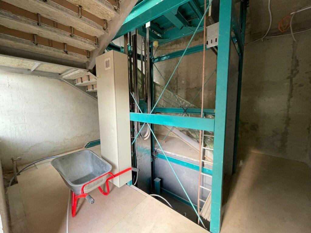 В Одессе продолжается реставрация старейшей больницы города