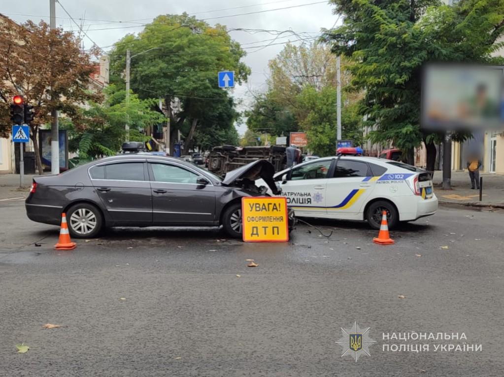 Вісім людей постраждали внаслідок ДТП у центрі Одеси