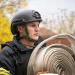 В Одессе спасли щенка, упавшего в двухметровую яму