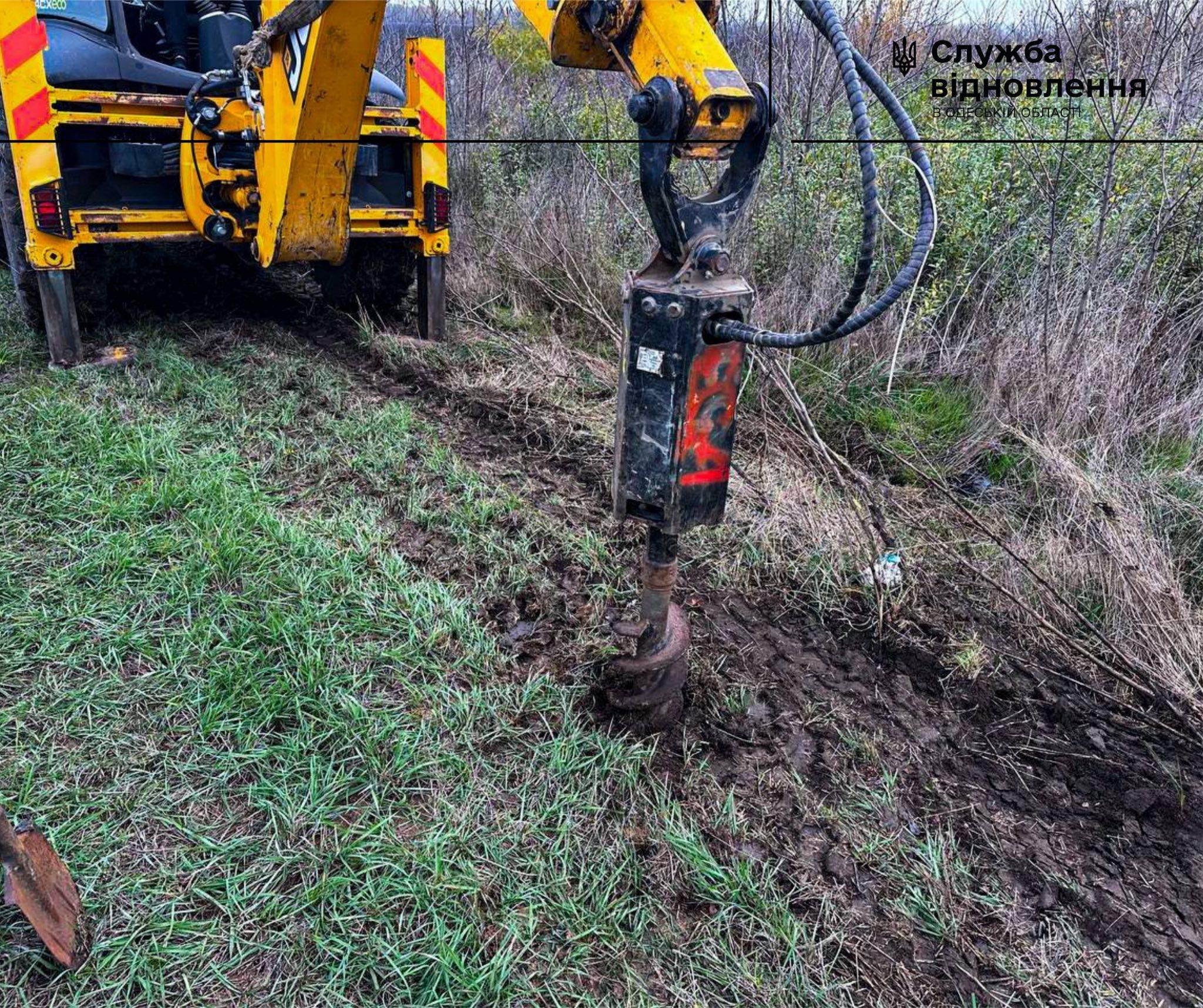На Одещині влаштовують систему захисту доріг від снігових заметів (фото)