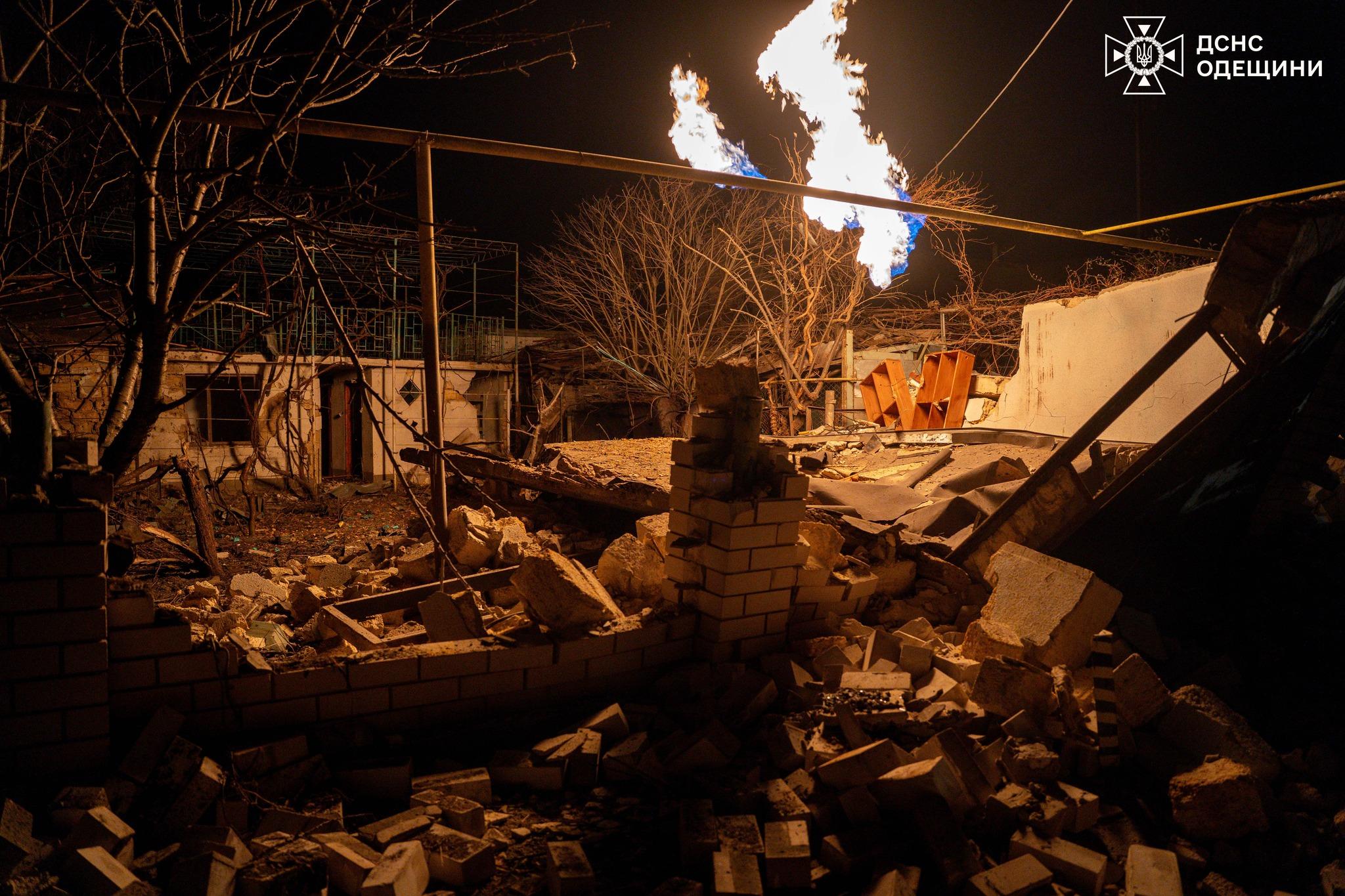 Армія РФ атакувала цивільну інфраструктуру на Одещині: спалахнули пожежі